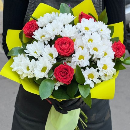 Букет с розами и хризантемами "Волшебство" - заказ с достакой с доставкой в по Высокому Колоку